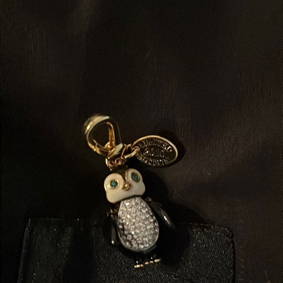 Faux Juicy Couture style penguin charming - Picture 2 of 5